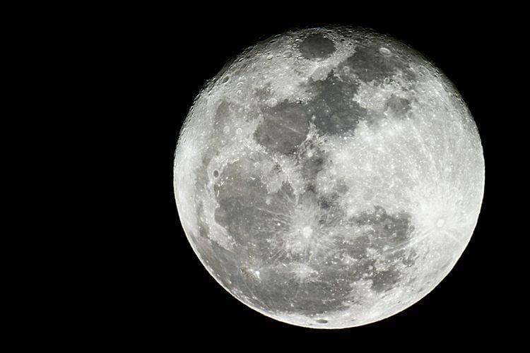 Bola Kaca di Bulan, Ahli Bingung dan Menduga Bisa Ungkap Alam Semesta