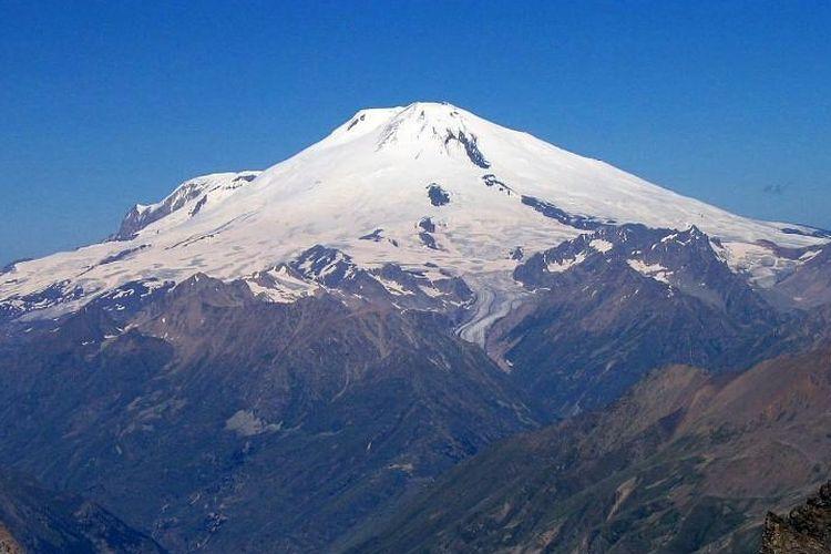 Dampak Salju di Puncak Jayawijaya Papua Meleleh
