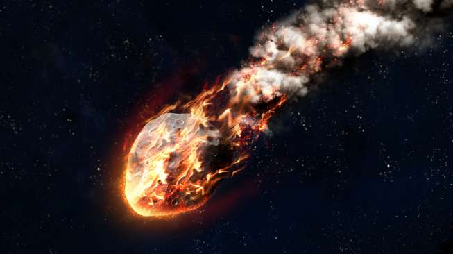 Teleskop Hubble milik Badan Penerbangan dan Antariksa (NASA) menemukan inti komet terbesar yang pernah diteliti menggunakan diameter sekitar 128 kilometer. Inti komet tadi diperkirakan ukuran 50 kali lebih besar berasal inti komet yang acapkali ditemukan para peneliti. Selain itu, massa komet ini ditaksir mencapaiA 500 triliun ton, ratusan ribu kali lebih akbar asal komet yang biasa melintas dekat surya.